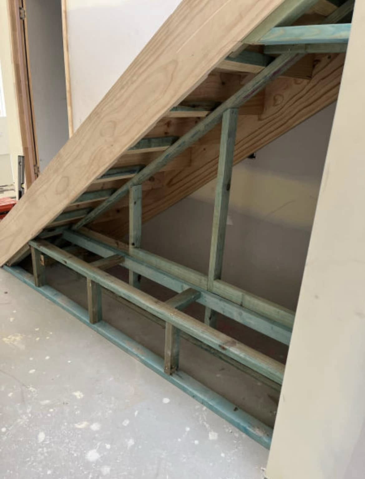 MasterEdge Carpentry - precision in every cut, integrity in every build